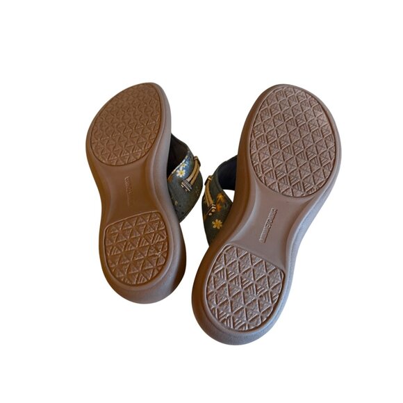 Minnetonka Womens 11M Denim Floral Sandals With Metal Accents - Picture 3 of 5